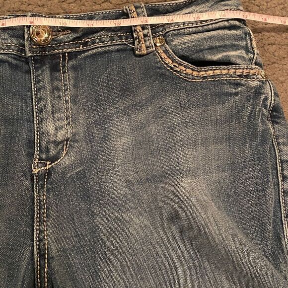 Grace in La Cropped Jeans - Picture 9 of 16